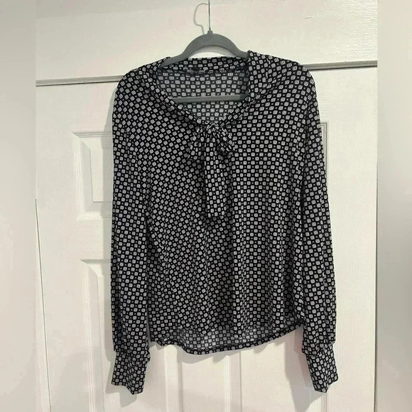 Women’s Adrianna Papell Blouse Size Medium - Picture 1 of 5